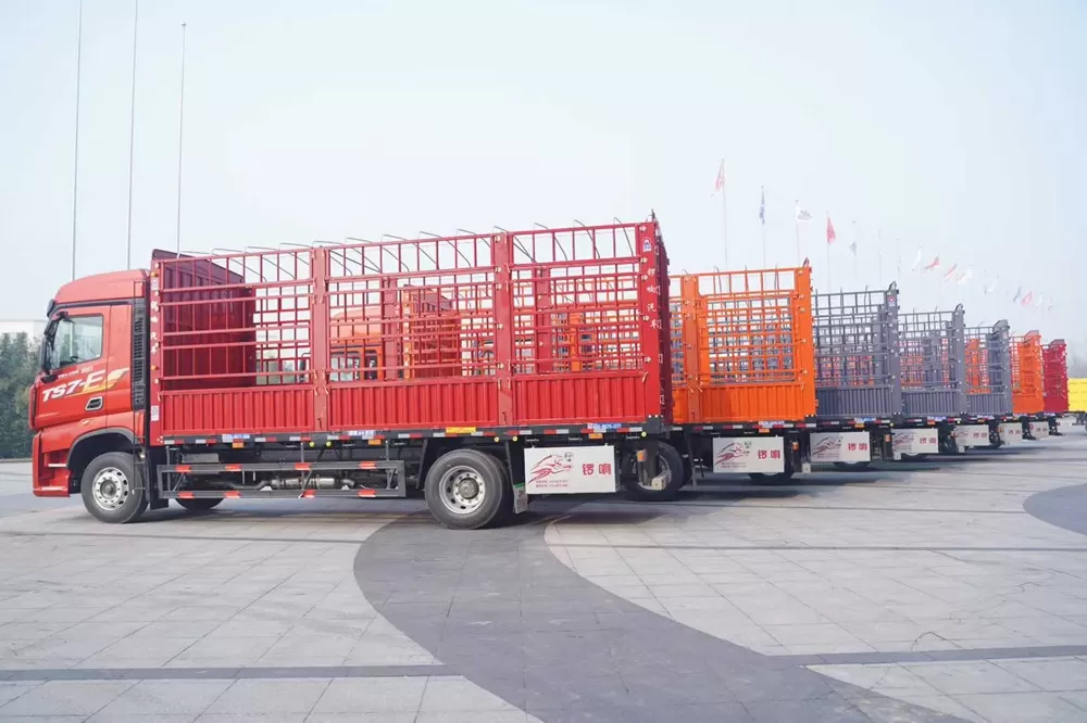 ລົດບັນທຸກ Sinotruk Howo TX7 Pro 4×2 ມີໂຄງສ້າງ Slab 250 ແຮງມ້າ