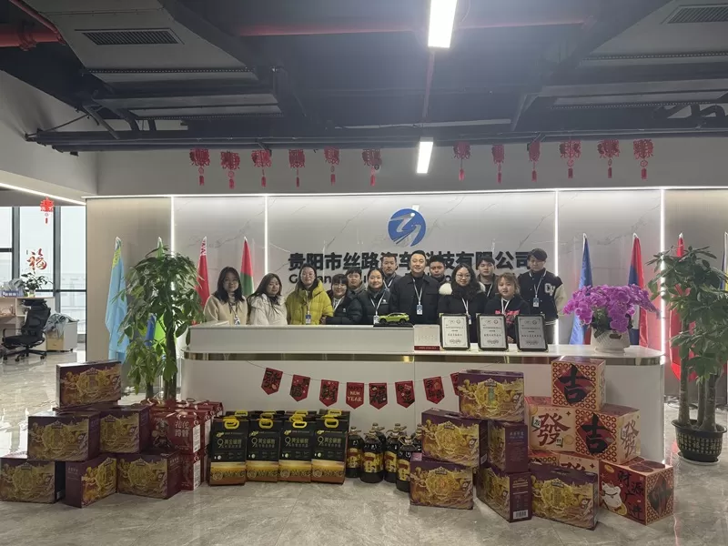 ເຖິງພະນັກງານ Silu Used Car ທຸກຄົນ ດ້ວຍຄວາມຂອບໃຈຢ່າງຈິງໃຈສຳລັບວຽກໜັກຂອງເຈົ້າ, ພວກເຮົາເລີ່ມເດີນທາງໃໝ່ນຳກັນ