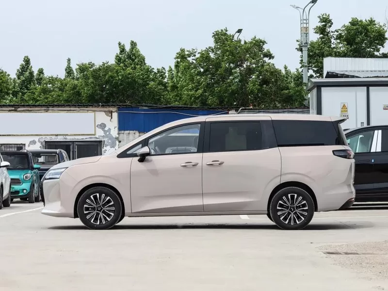 Wuling Starlight 730 2026 1.5T CVT Premium 7- Seat MPV ສໍາລັບຄອບຄົວ ແລະຜູ້ໂດຍສານ
