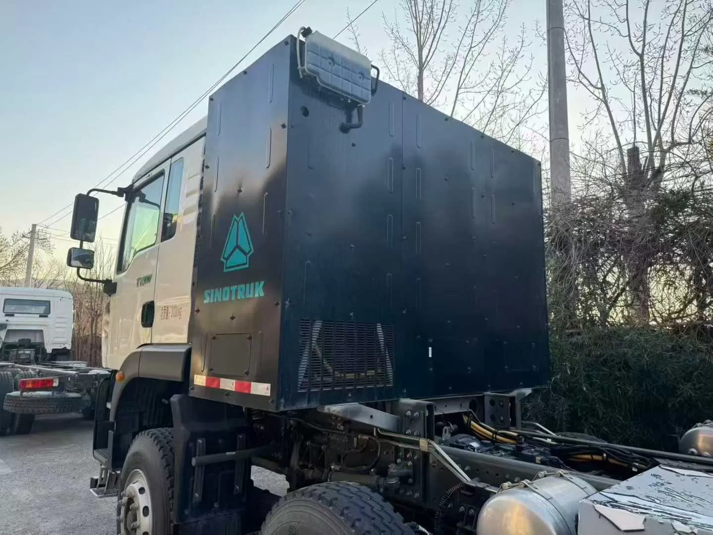 Sinotruk Howo TX 6×4 ລົດບັນທຸກລົດໄຖນາໃຊ້ແລ້ວສໍາລັບຂາຍໃນປະເທດຈີນ