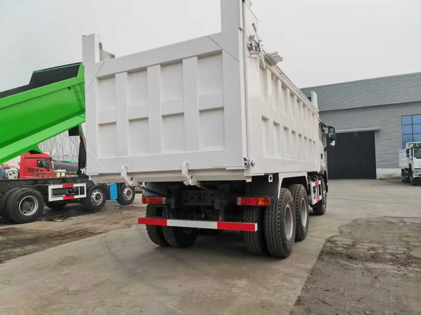 Sinotruk Howo TX 6×4 Engineering Dump Truck