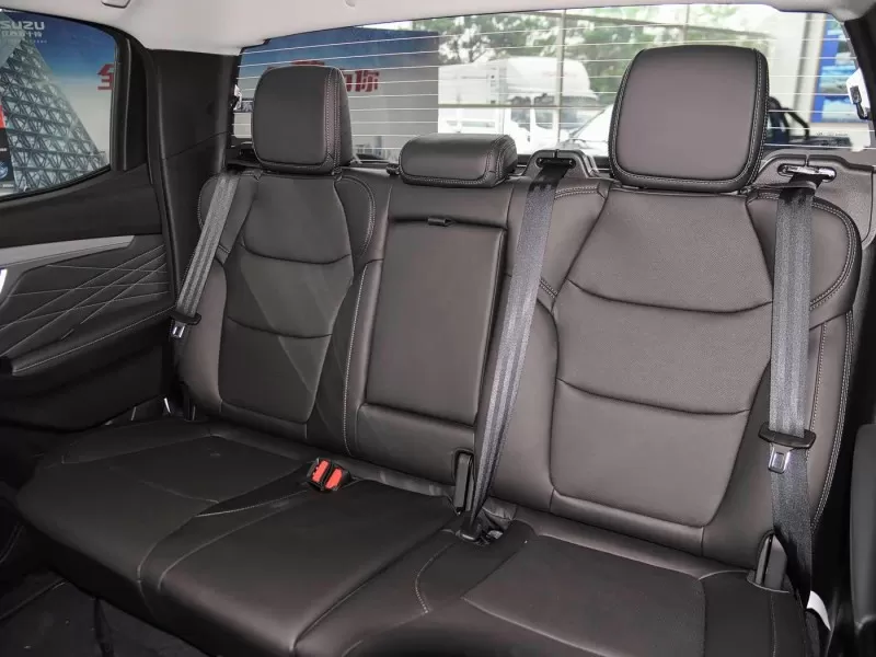 Isuzu D-MAX Cross-Country 3.0T 4X4 Diesel ຮັບຈາກປະເທດຈີນ